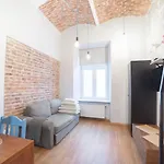 Dizzy Daisy Hostel
