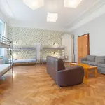 Dizzy Daisy Hostel